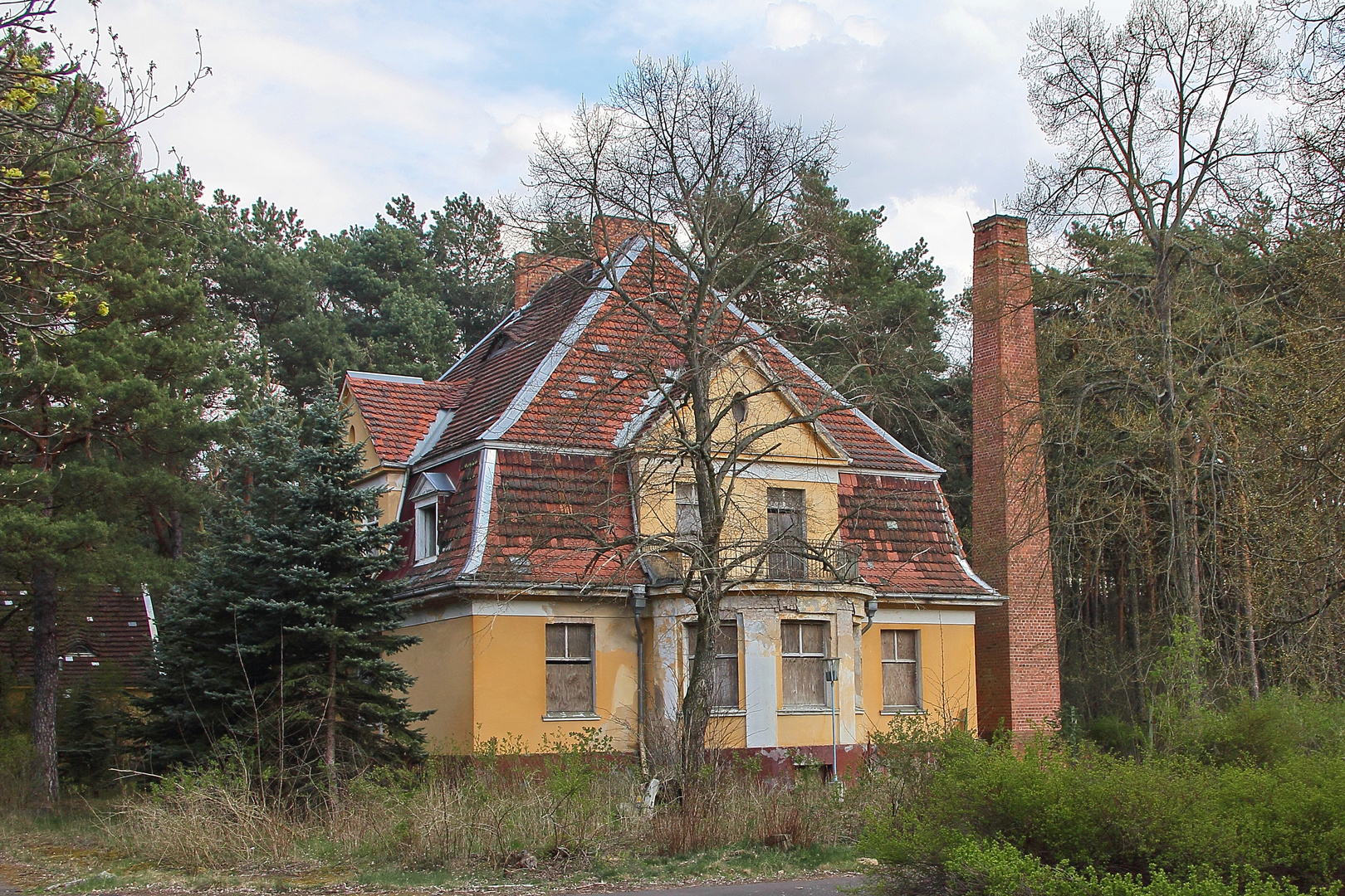 22+ schön Bilder Wünsdorf Haus Der Offiziere : Wünsdorf - Das Haus der Offiziere {5} Foto & Bild ... - Vor dem wünsdorfer „haus der offiziere steht die größte bestehende leninstatue in deutschland;