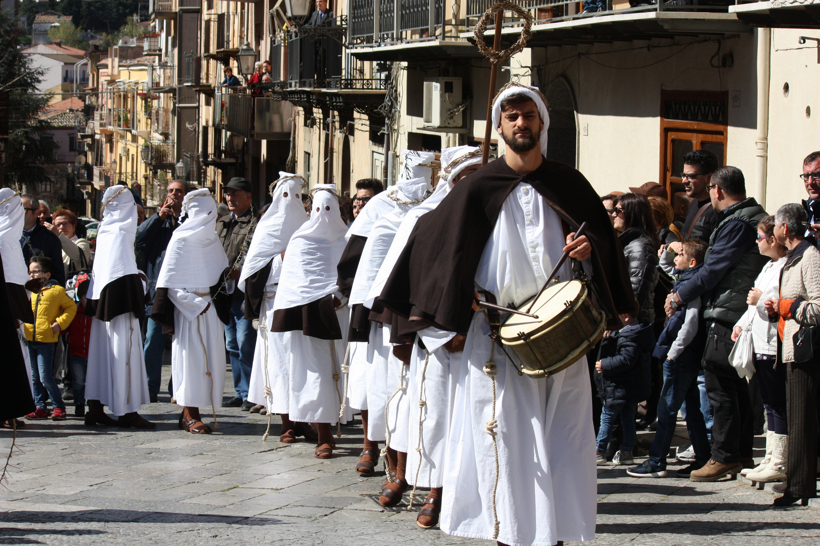 001 REPORTAGE Via Crucis a COLLESANO : "LA CERCA" 2017 