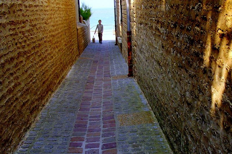 005 F nor St. Aubin: Gasse zum Ozean