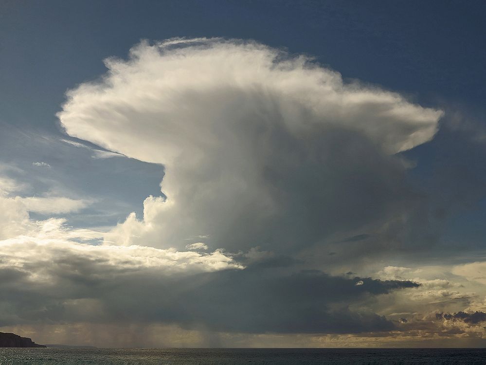 Wolkenschirm von WALTER KUNZE