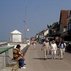 007 F nor St. Aubin: Strandpromaenade (rechts)