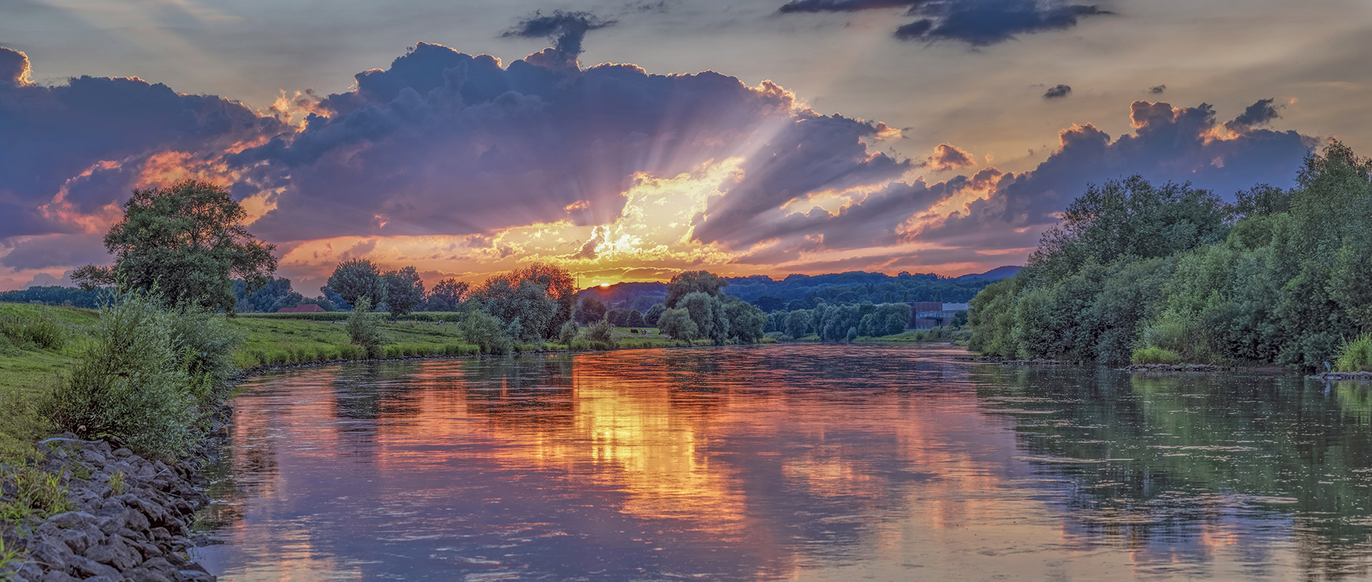 0083sb-86sb Sonnenuntergangsstimmung Rintel an der Weser Panorama Sonnenstrahlen