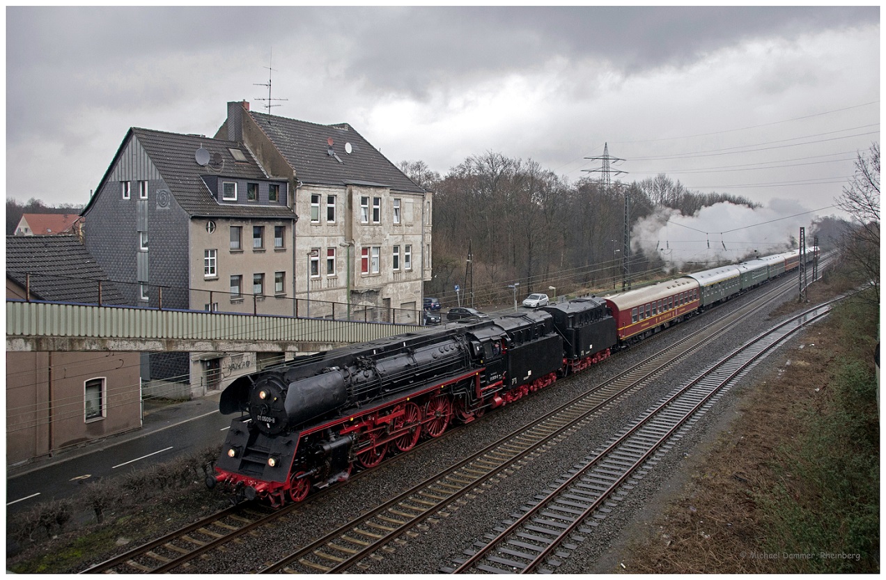 01 0509 auf Jubiläumsfahrt