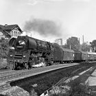 01 0519 mit Personenzug 3003 in Jena, August 1974