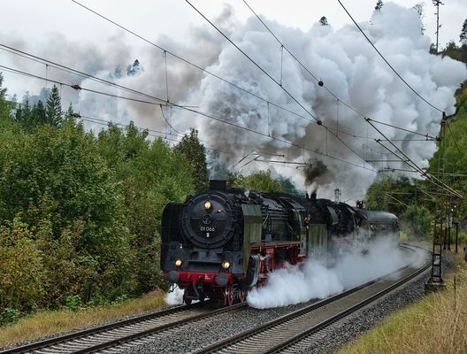 01 066 und 35 1097 auf der Frankenwaldrampe