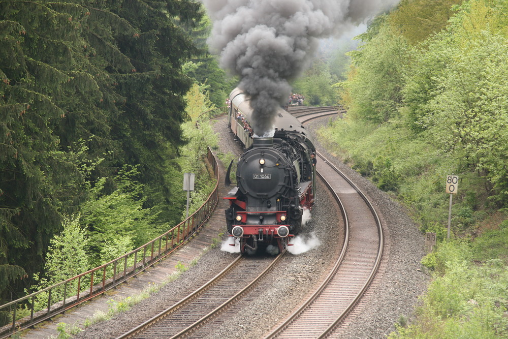 01 1066 bei Bergfahrt