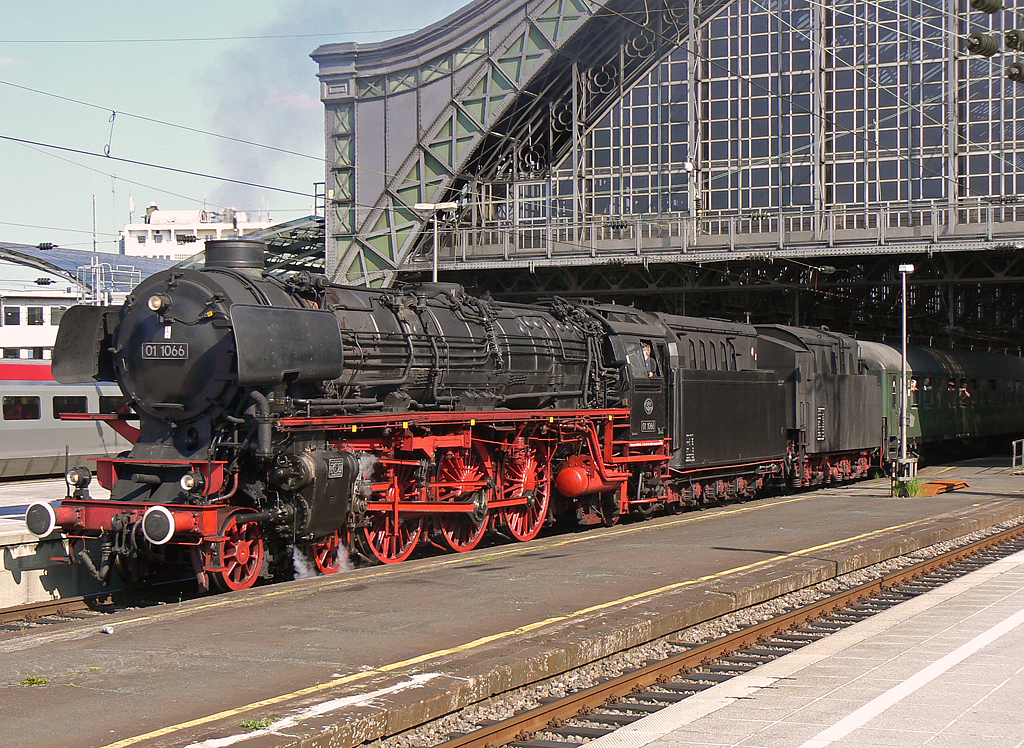 01 1066 in Köln Hbf !