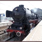 01 1075 mit historischen Wagen - Ankunft Amsterdam Centraal Station