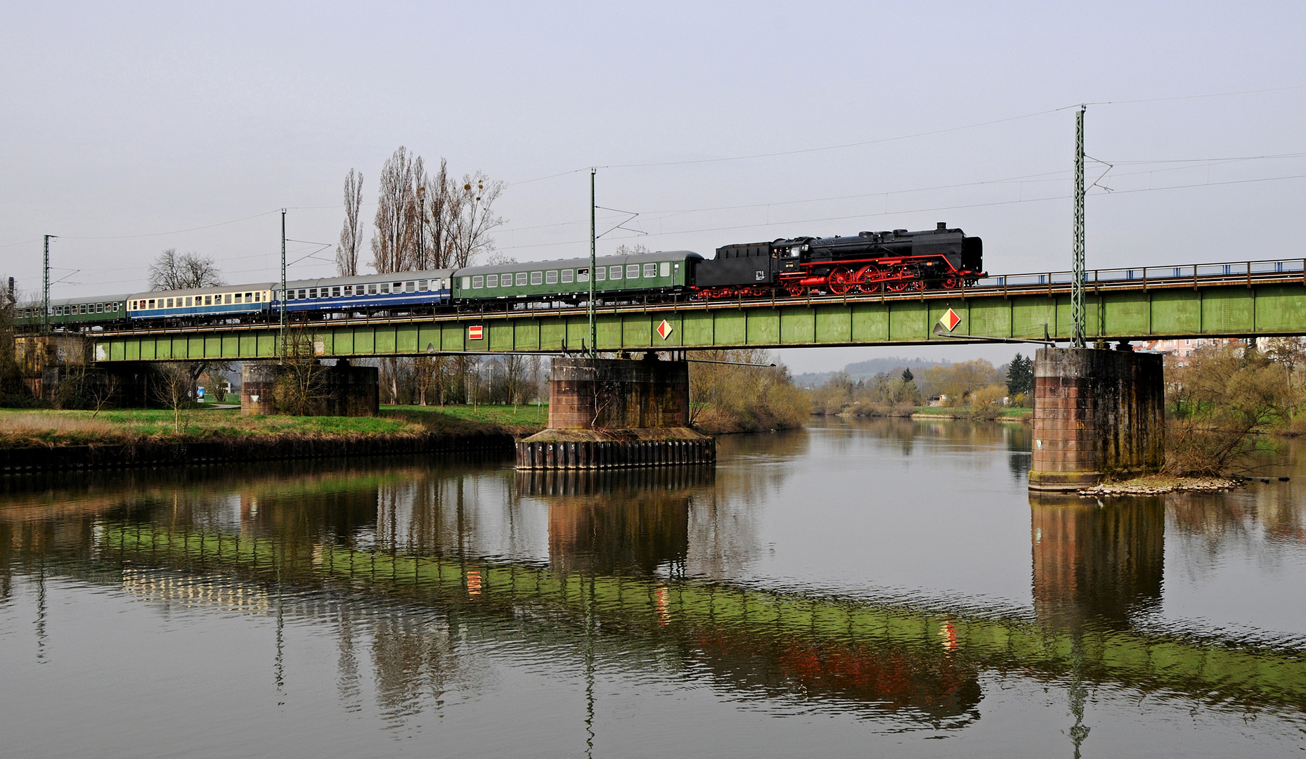 01 118 mit Sonderzug Main-Neckar-Express