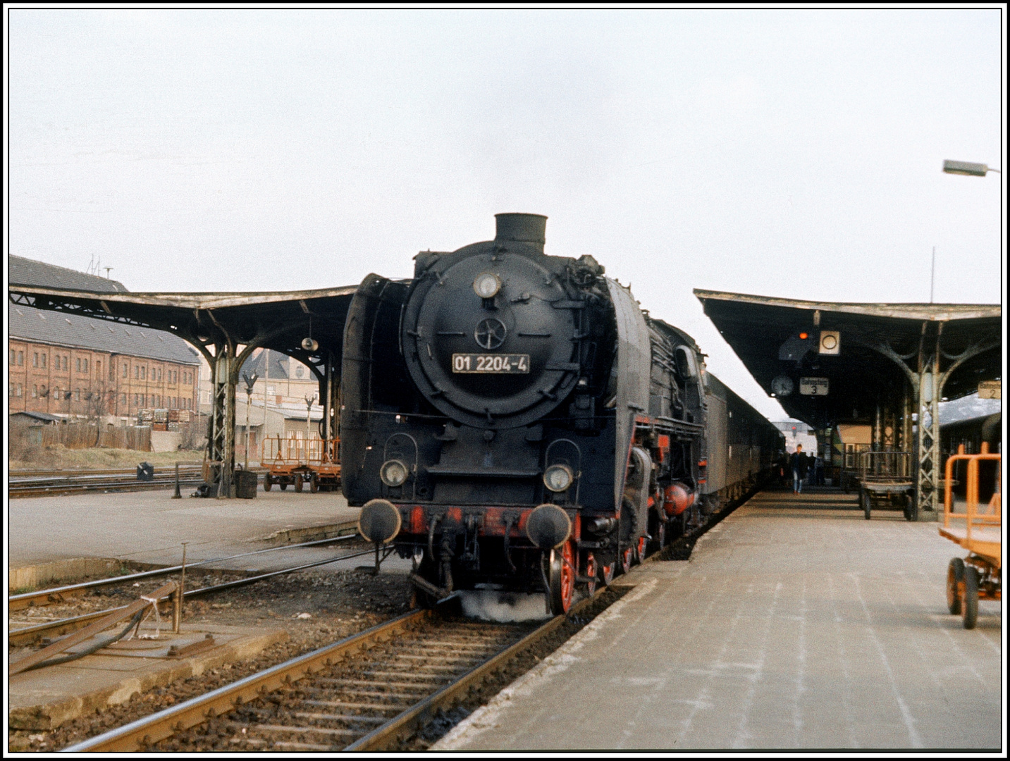 01 2204 noch herrscht Ruhe am Zug