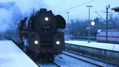 01 519 bei der Einfahrt in den Herrenberger Bahnhof