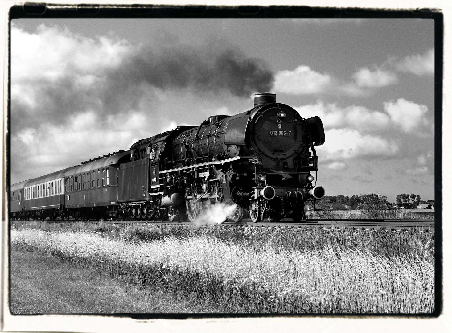 01 auf der Strecke Hamburg-Westerland (Sommer 2008)