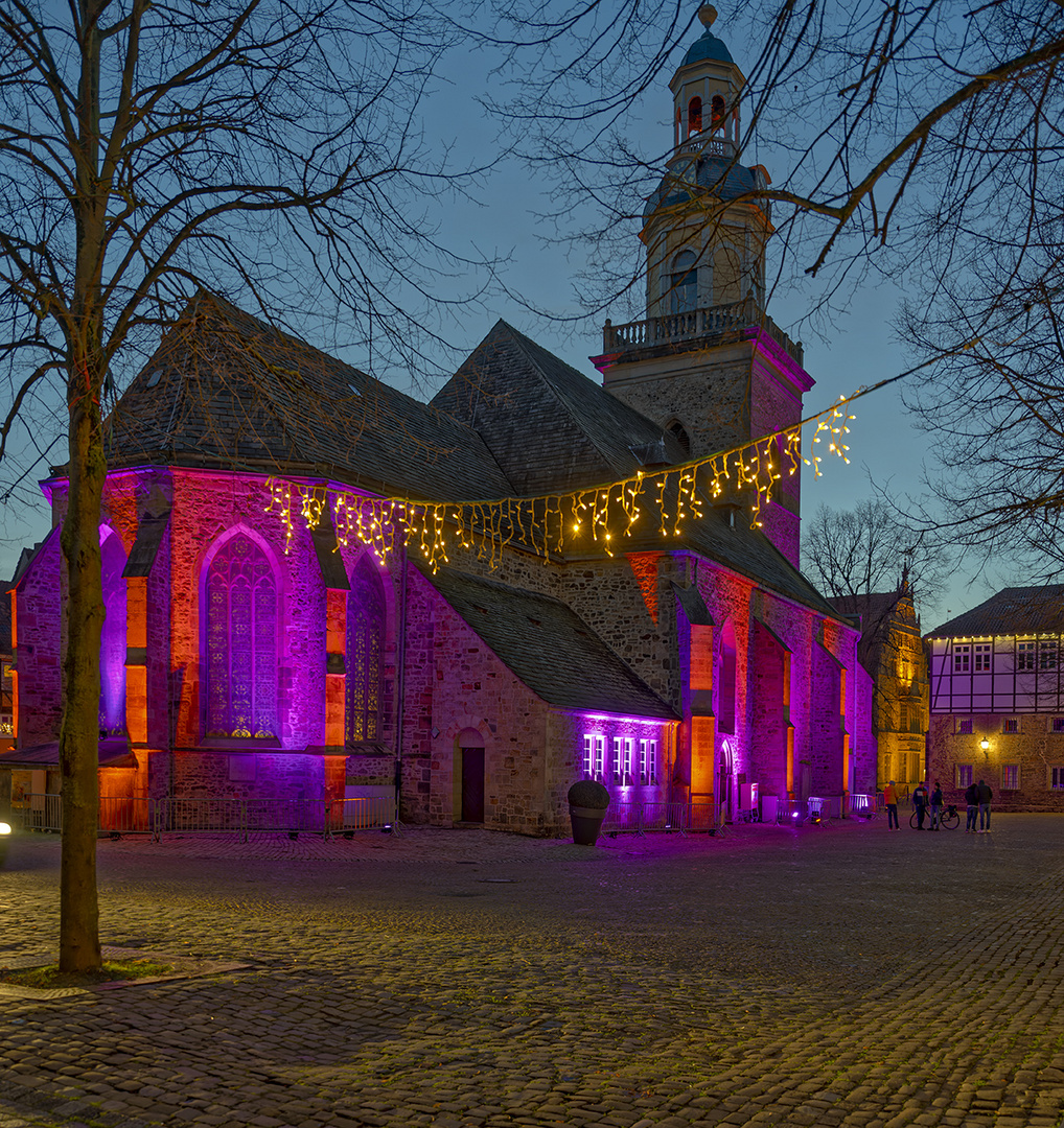 0102TZ Weihnachtsbeleuchtung Rinteln 2020 St Nikolai Kirche