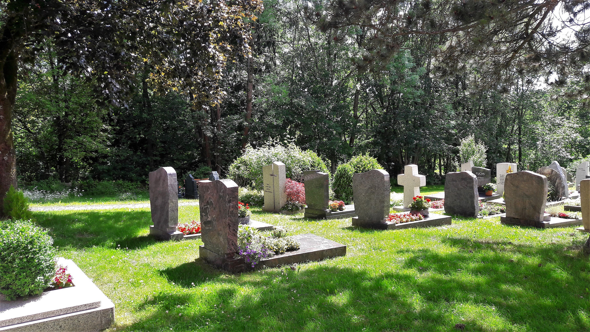 01.07.2020  Grab Gießen : Alter Friedhof Zell im Fichtelgebirge