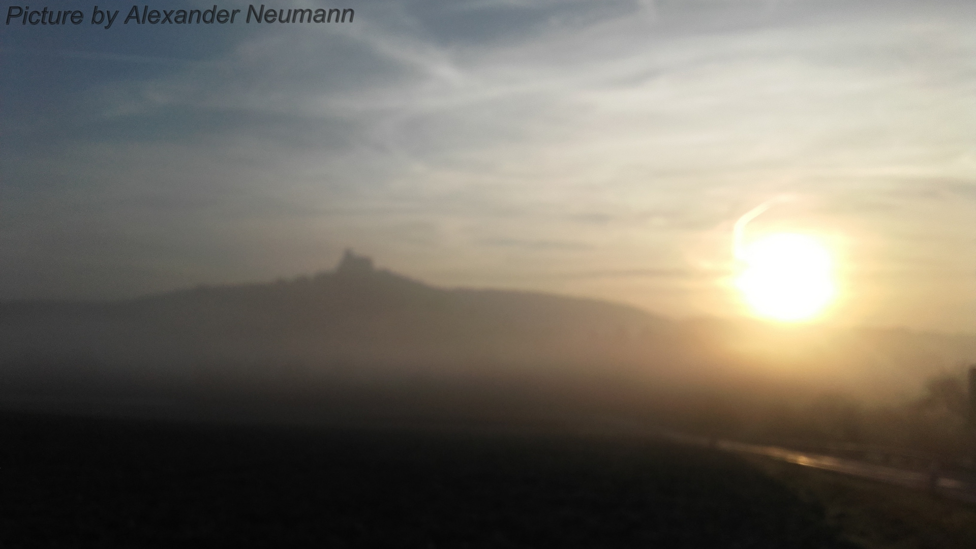 01.11.2016 Sonnenaufgang bei Frühnebel Diebach Am Haag, Hessen, Deutschland