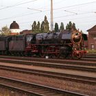 012 066-7 im Abendrot des Bahnhof Nienburg