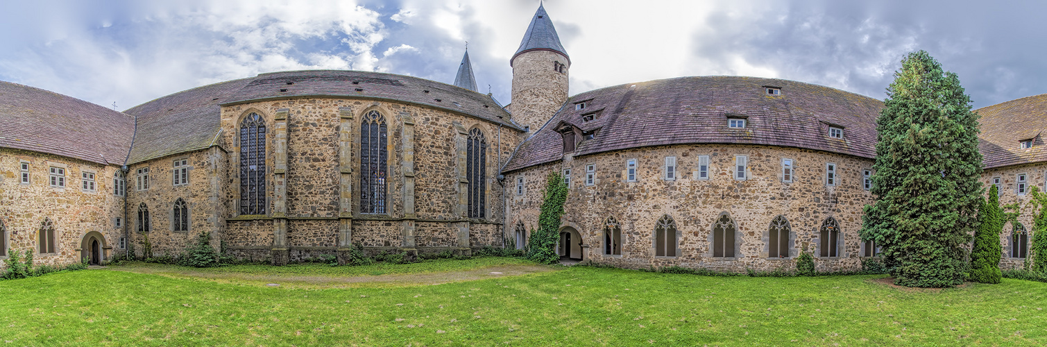 0132SC-34SC Kloster Möllenbeck Innenhof Panorama