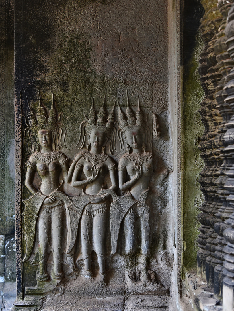 02 Apsaras. Semidioses de Angkor Wat