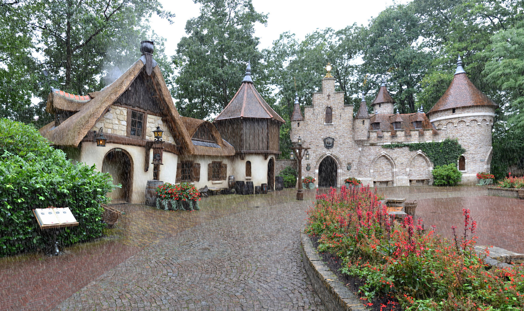 024. Efteling Märchenpark im Dauerregen