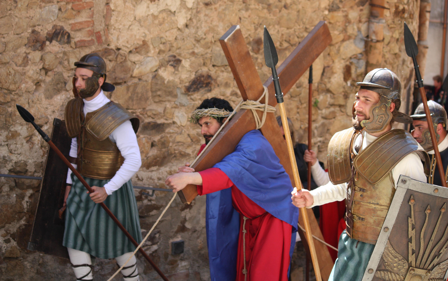 024  REPORTAGE Via Crucis a COLLESANO : "LA CERCA" 2017