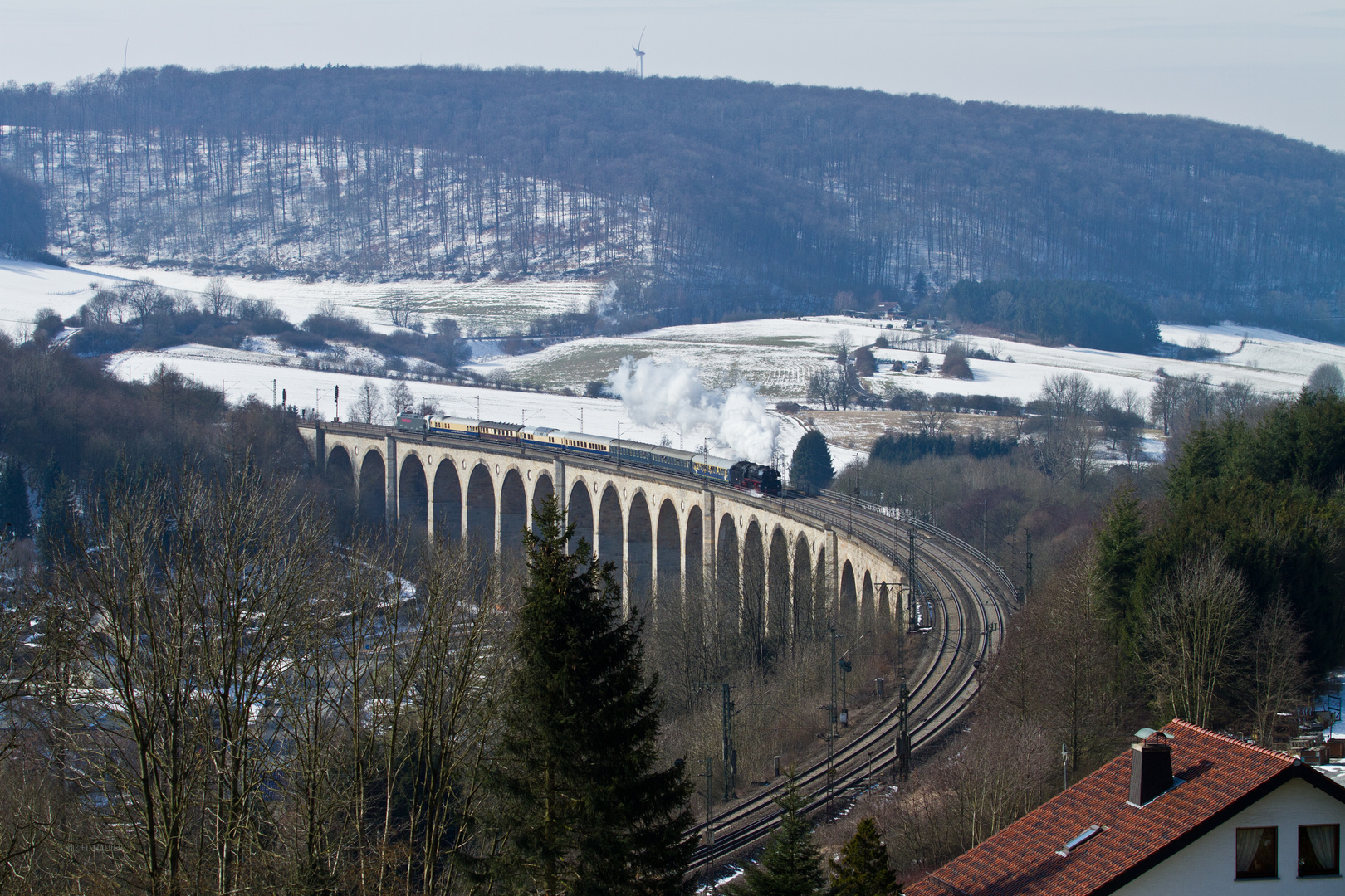 03 1010 auf dem großen Viadukt