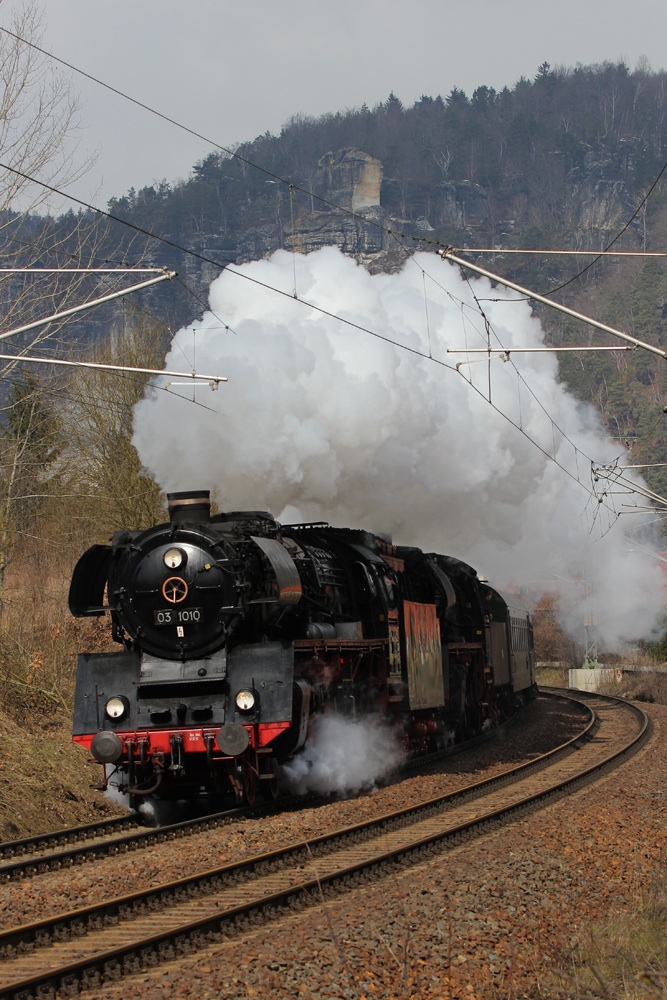 03.10 und 35 in voller Fahrt