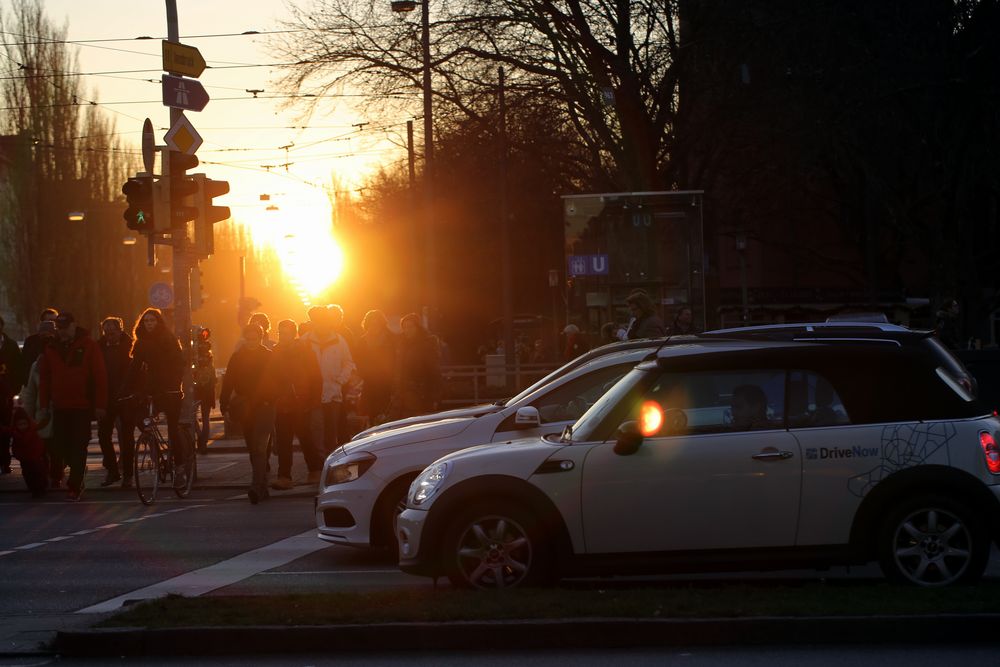 03.12.2015 - 16:02 Uhr Die Sonne geht