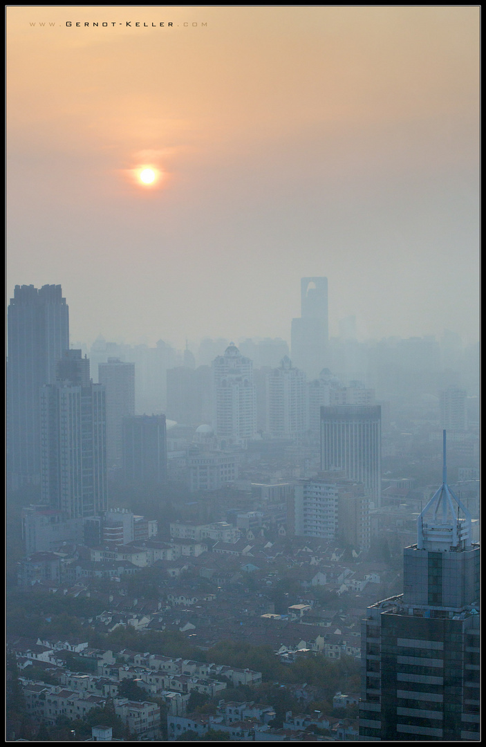 03375 - Shanghai im Morgendunst