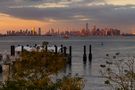 New Jersey und Manhattan im letzten Licht  von fotogroschi