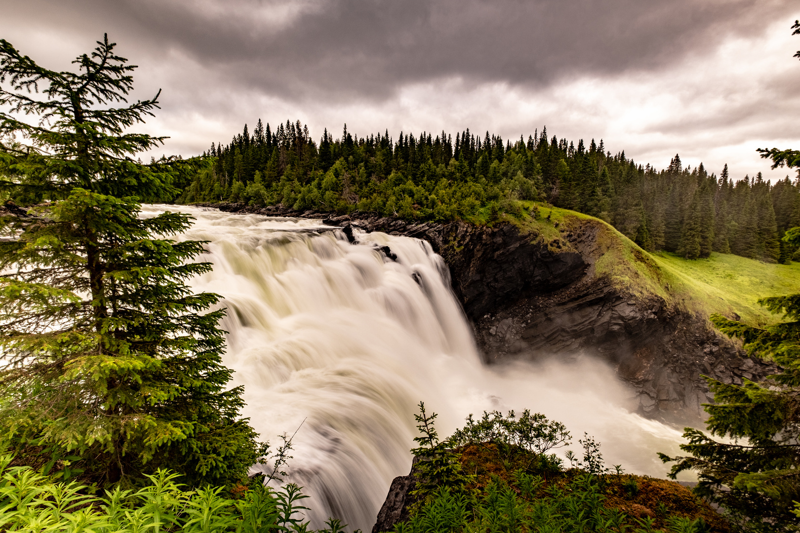 05 Wasserfall Tännforsen