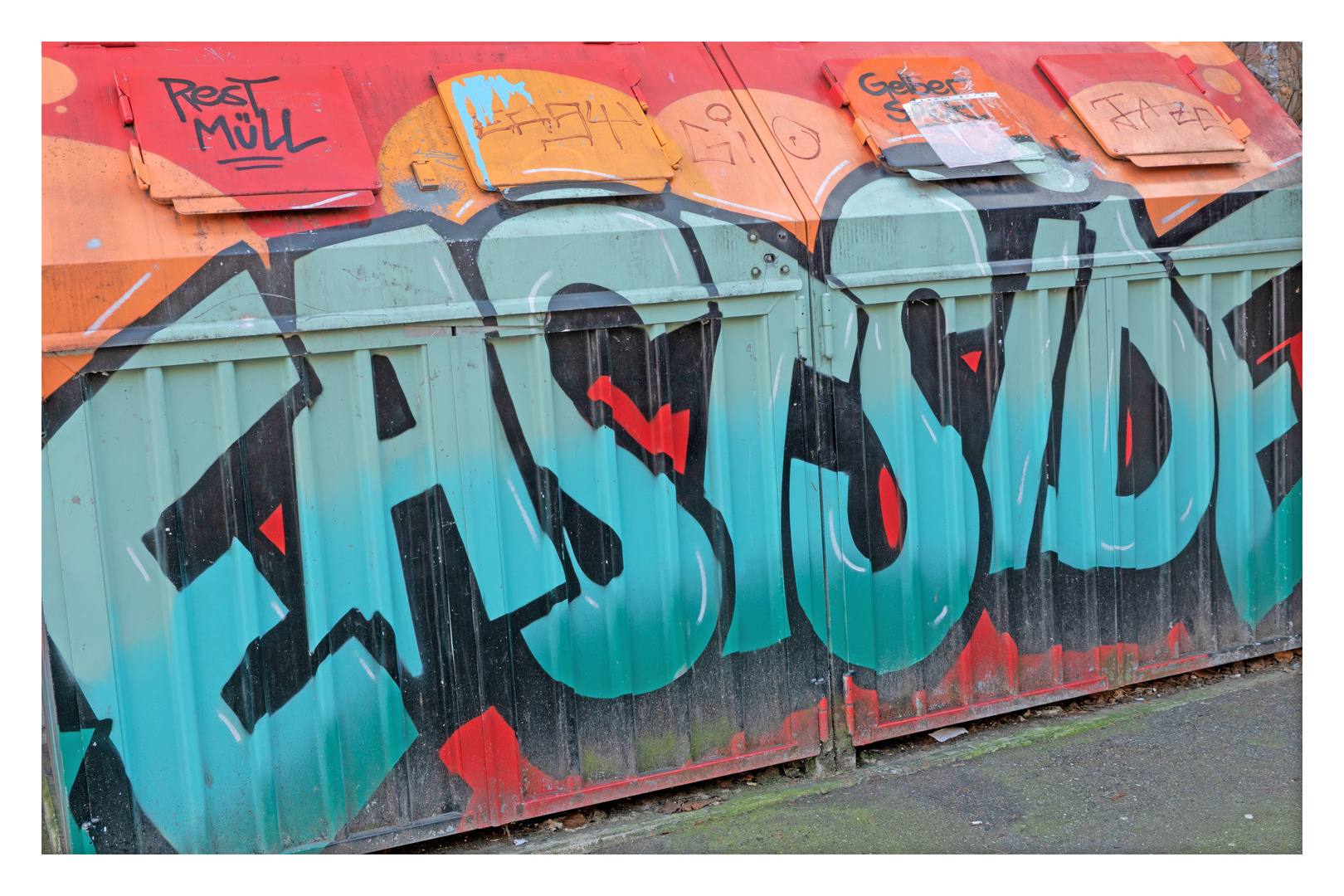 05.04.23 ## RESTMÜLL - GELBER SACK ## GRAFFITI ##