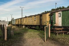 05.07.17 Alte bewohnte Eisenbahnwagen in Swinemünde groß