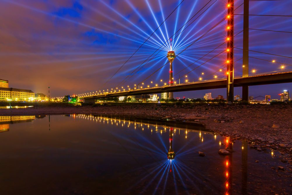 Düsseldorf Night von Maria Lima Marques