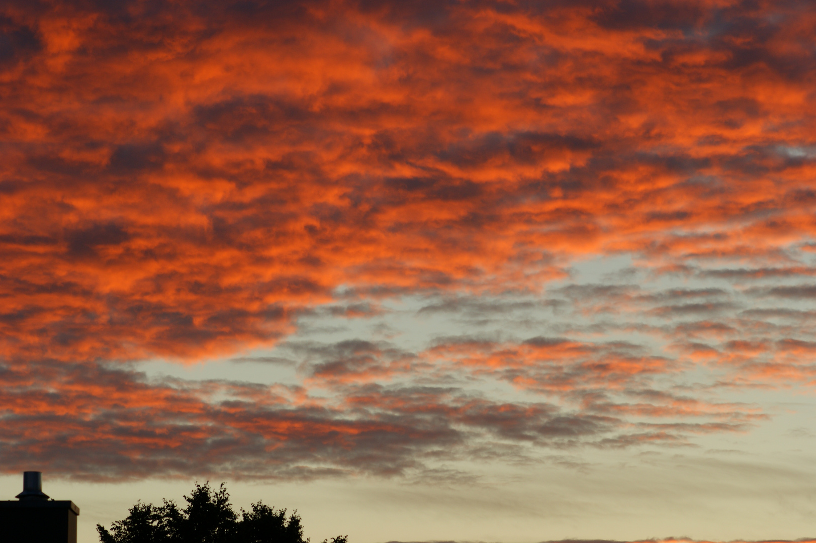 06.09.2011 - der Himmel brennt