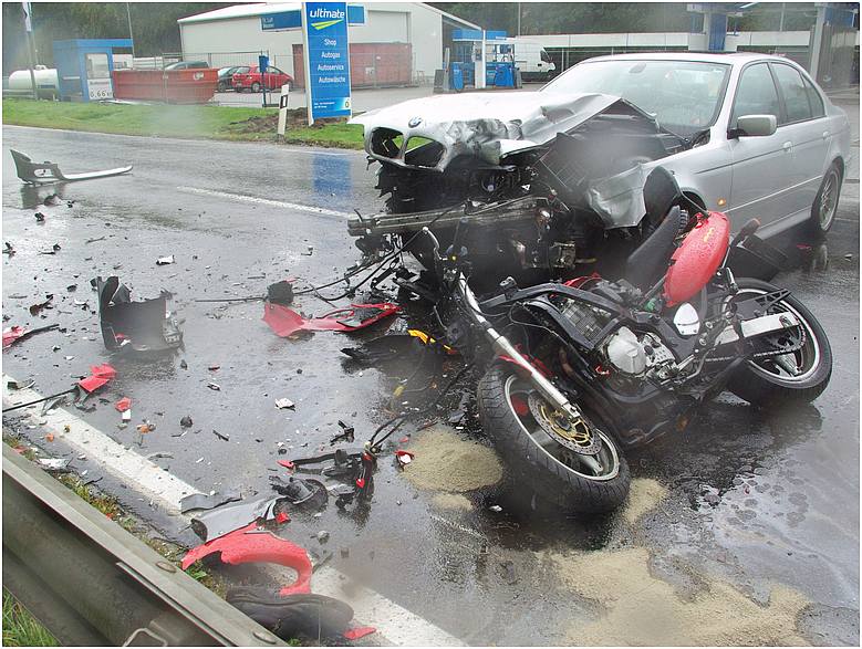 06.10.2010, Unfall B327 Höhe Morbach