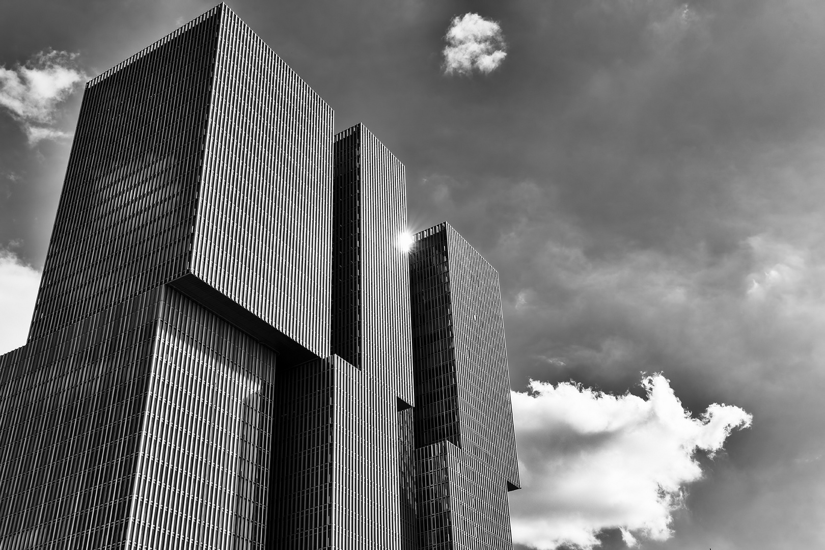0667S Hochhäuser Rotterdam schwarz-weiss