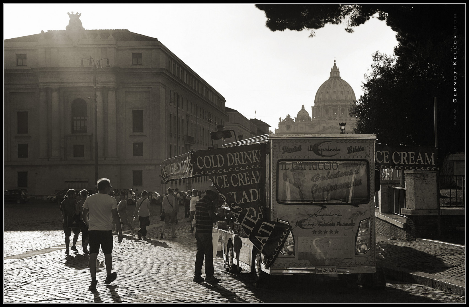 06957 - Eis unter den Augen des Papstes (Italienische Impressionen)