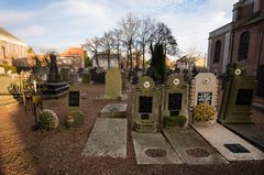 070 - Hooghuisstraat - Onze Lieve Vrouwe Hemelvaartkerk - Cemetery