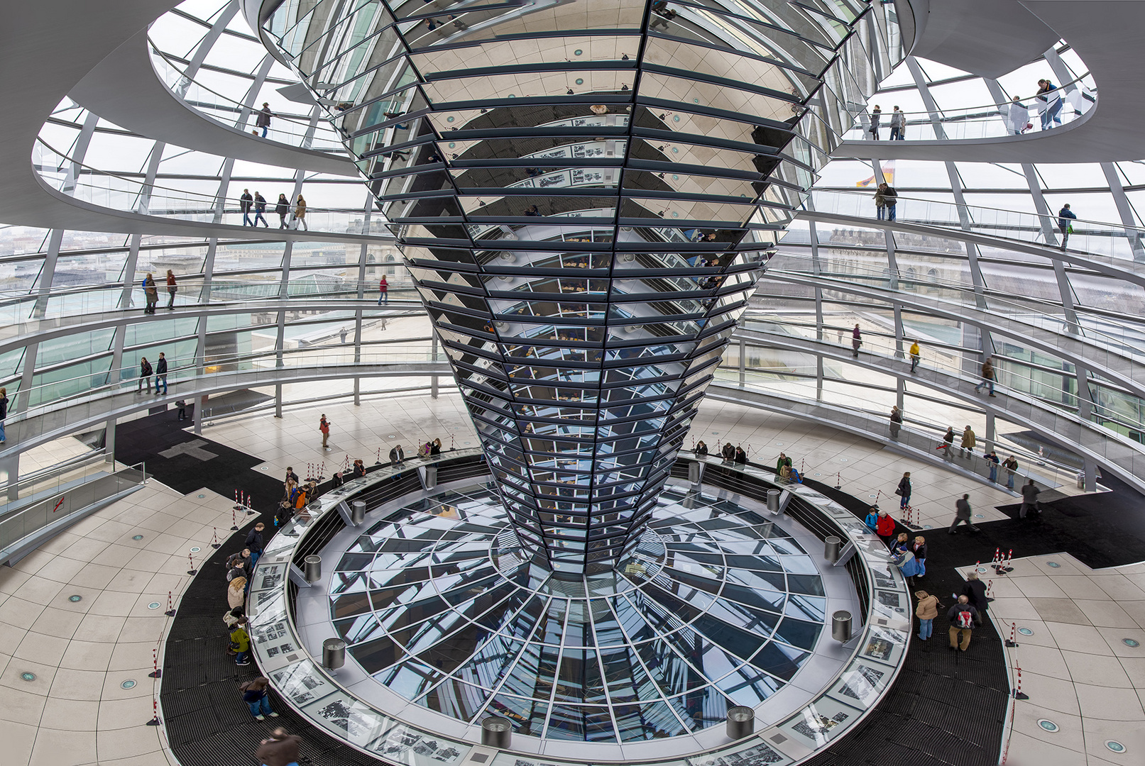 0722A-30A Reichstagskuppel Panorama