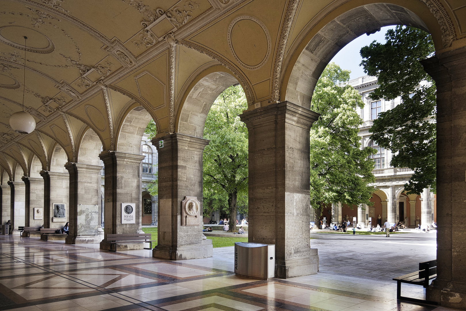 074_Arkadenhof der Universität Wien #1