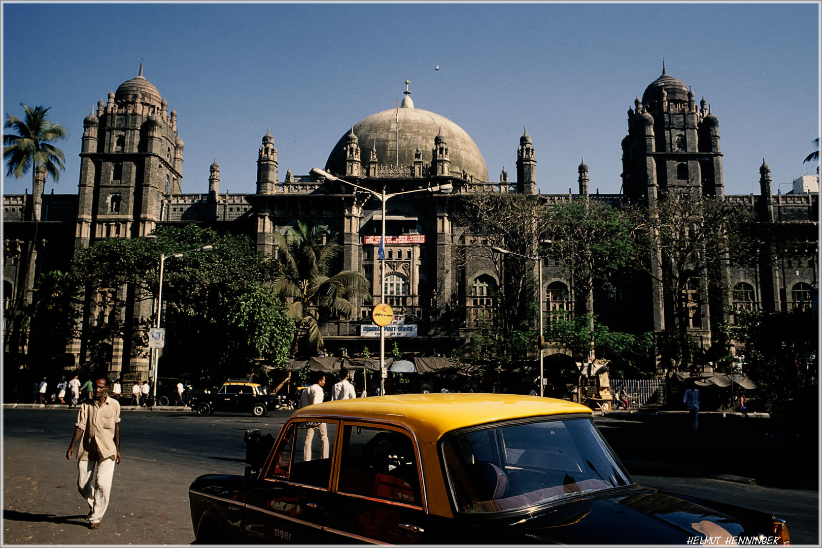 0754 Bombay Victoria Station 