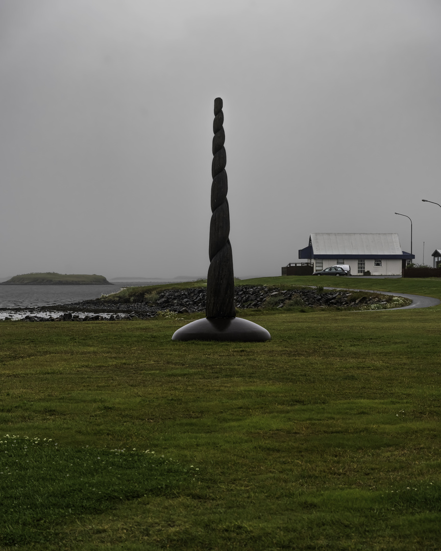 0769 Skulptur beim Nýheimar-Komplex