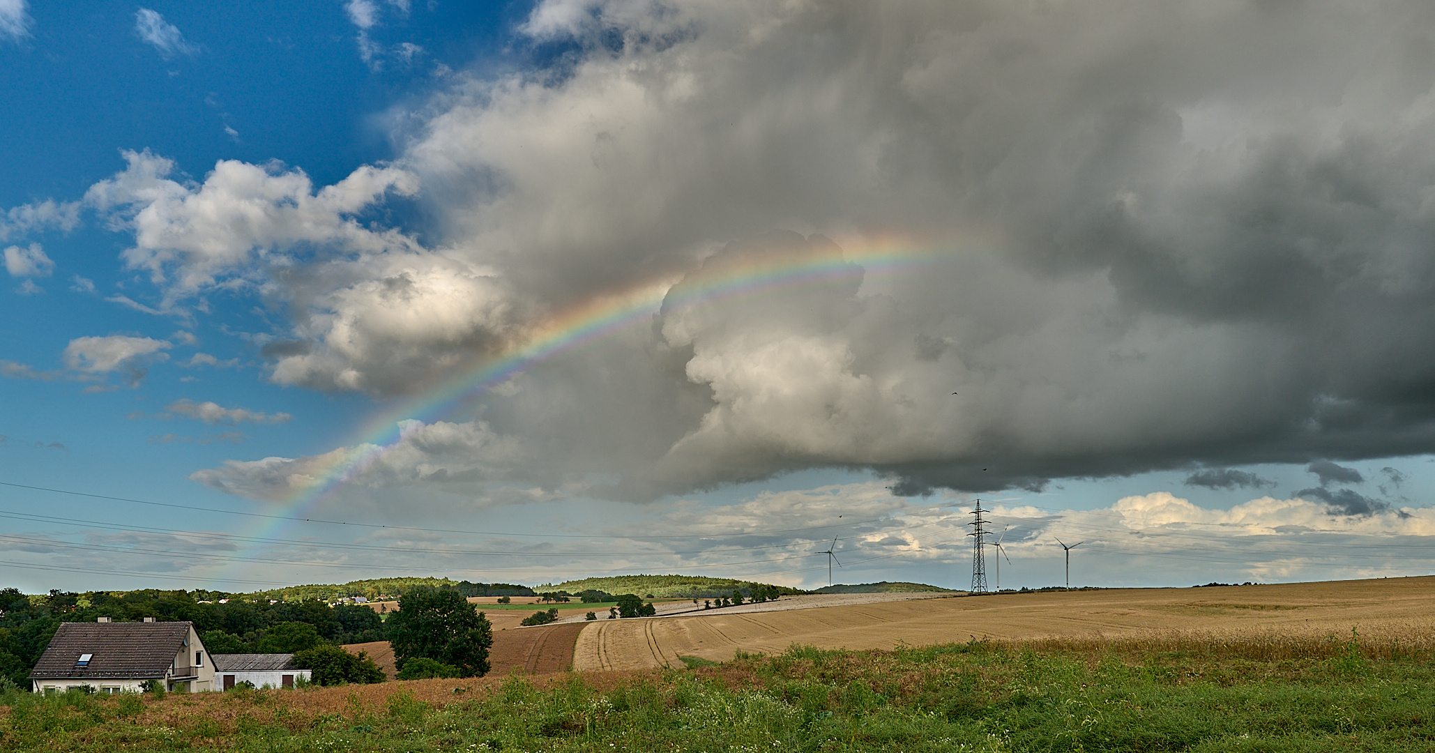 08.08.2021 um 18 Uhr 30 ein tolles Naturschauspiel vor meiner Haustür, als wollte die Wolke den...