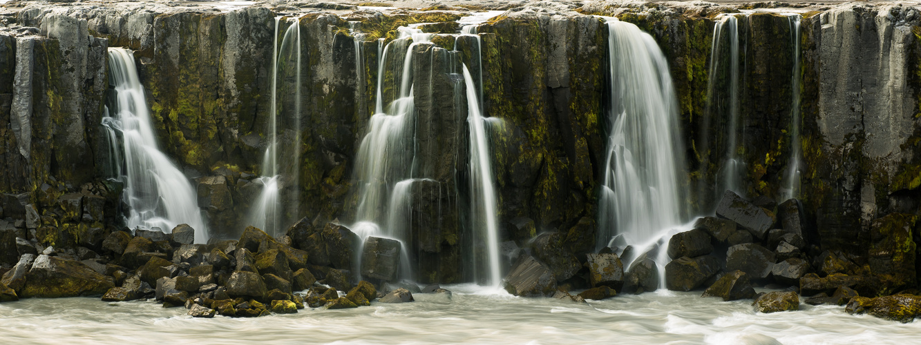 Fallendes Wasser von Denise Giger