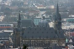 08257 einmalig (Aachen Rathaus und Dom)