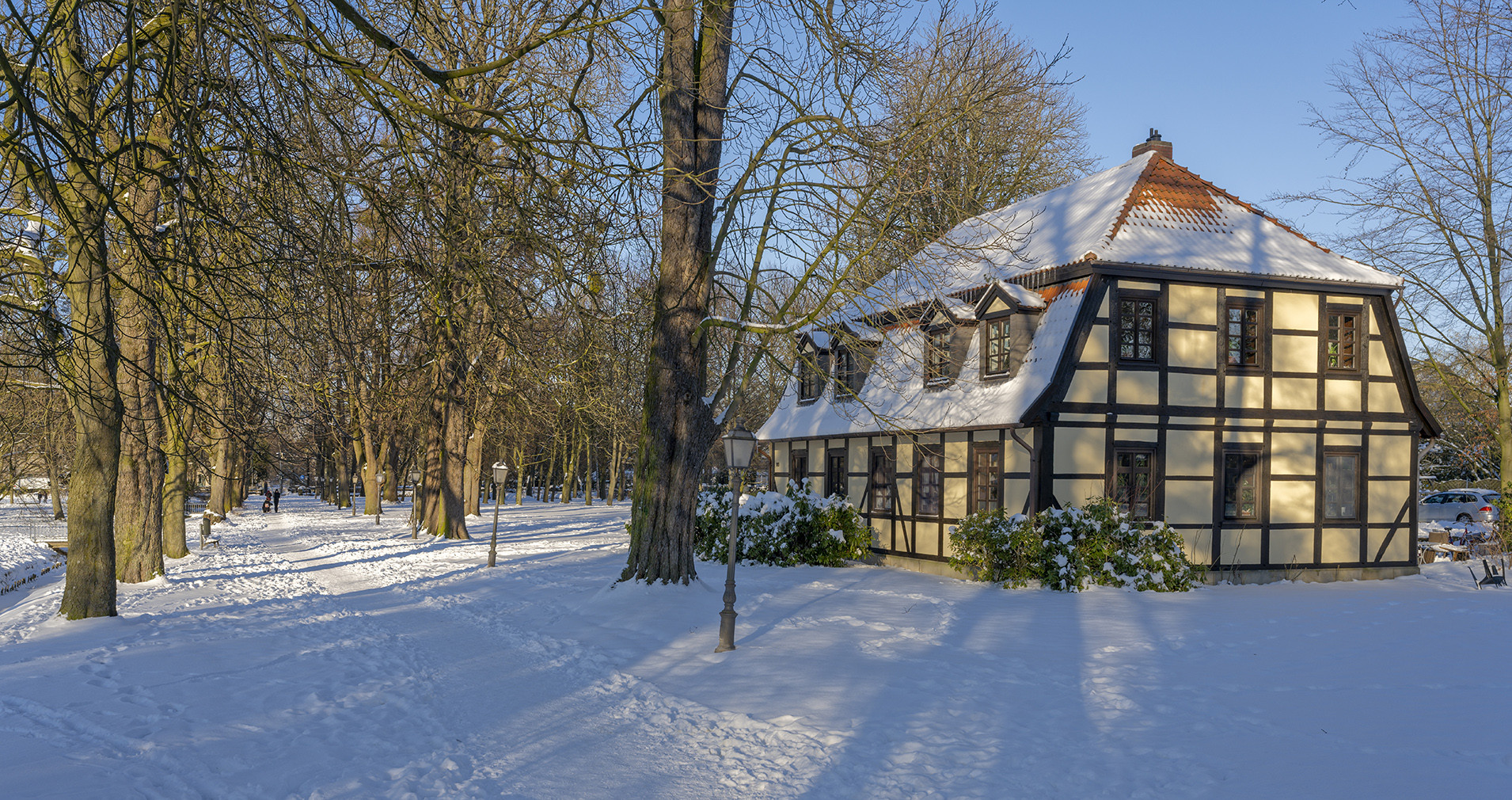 0855TZ historisches Gärtnerhaus im Schlosspark Stadthagen Winter