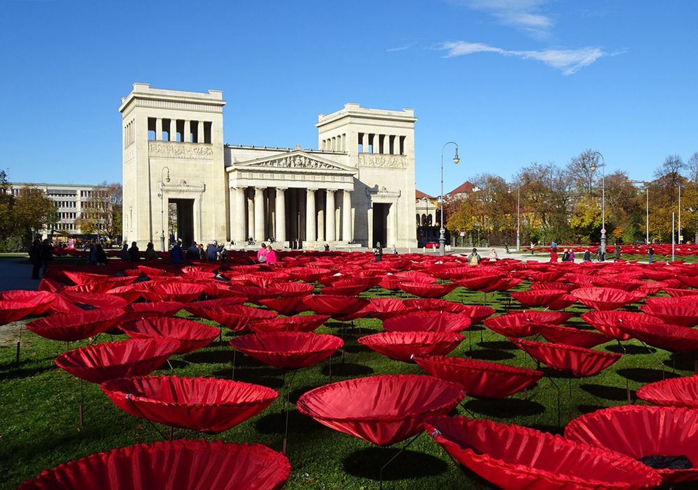 (09 November) Königsplatz - Never Again