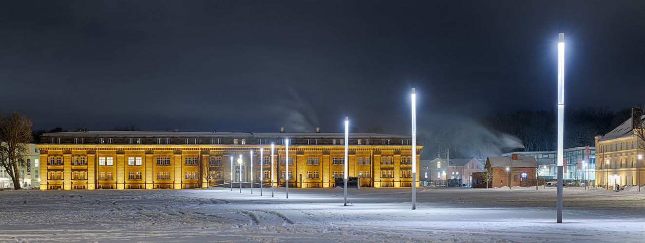 0953T-63T Preussenmuseum Minden beleuchtet Winter Schnee Panorama