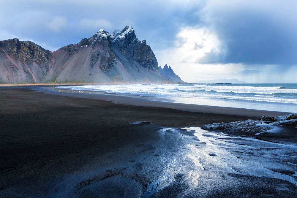 black beach von Sylvia Graber