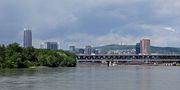 Blick vom Schiff auf Bratislava  von Robert Adam-Frick